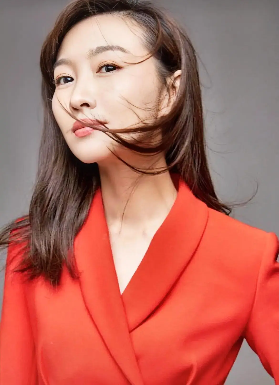 北京卫视12位曾经与现在的美女主持人，每位都是才貌双全