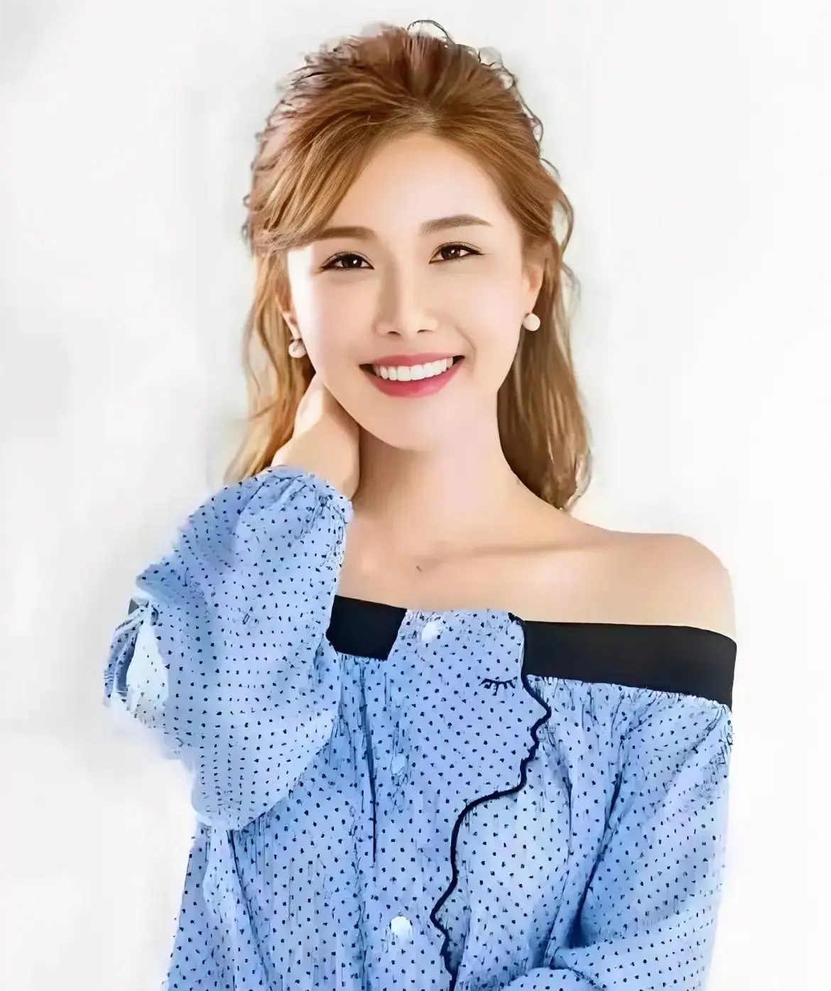 北京卫视12位曾经与现在的美女主持人，每位都是才貌双全