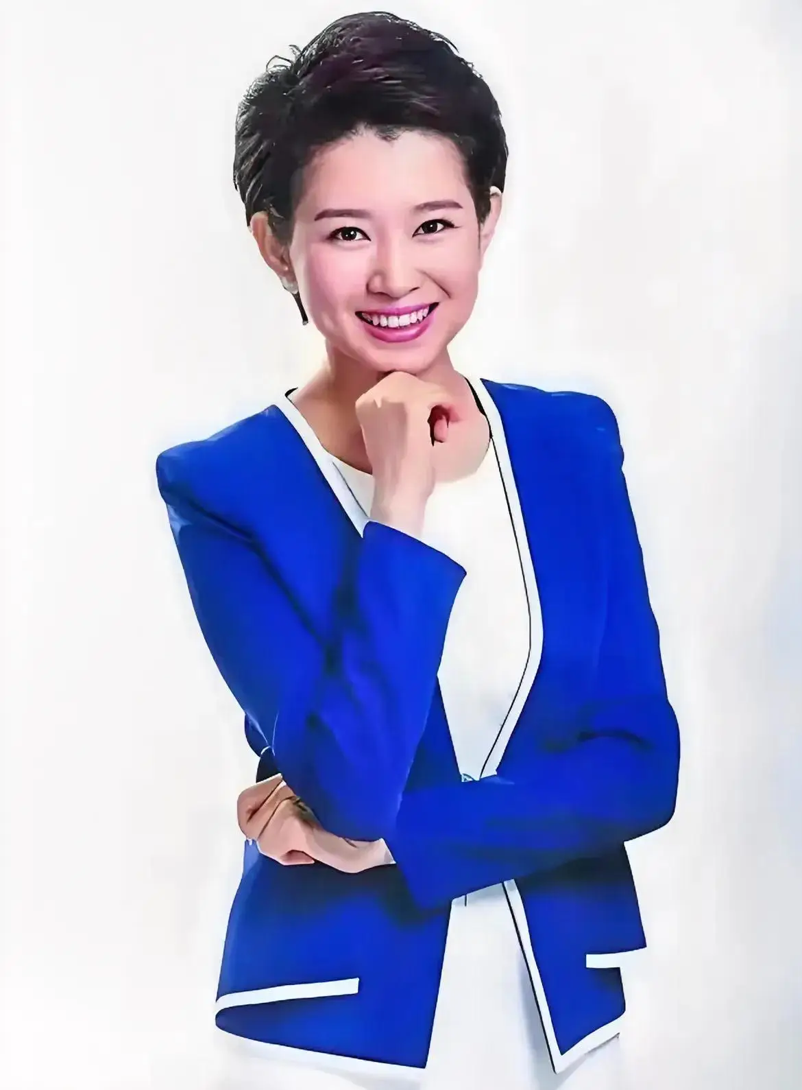北京卫视12位曾经与现在的美女主持人，每位都是才貌双全
