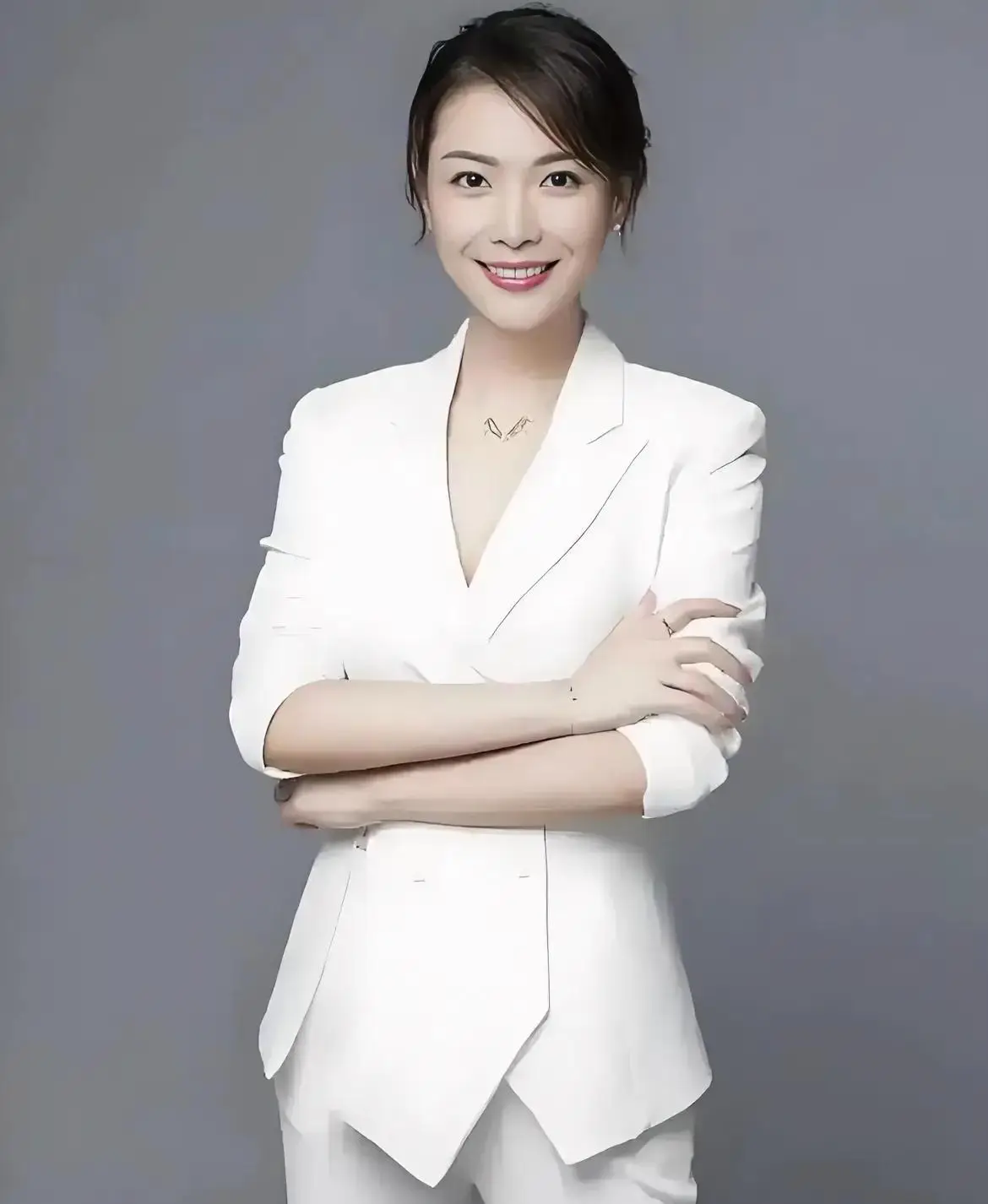 北京卫视12位曾经与现在的美女主持人，每位都是才貌双全