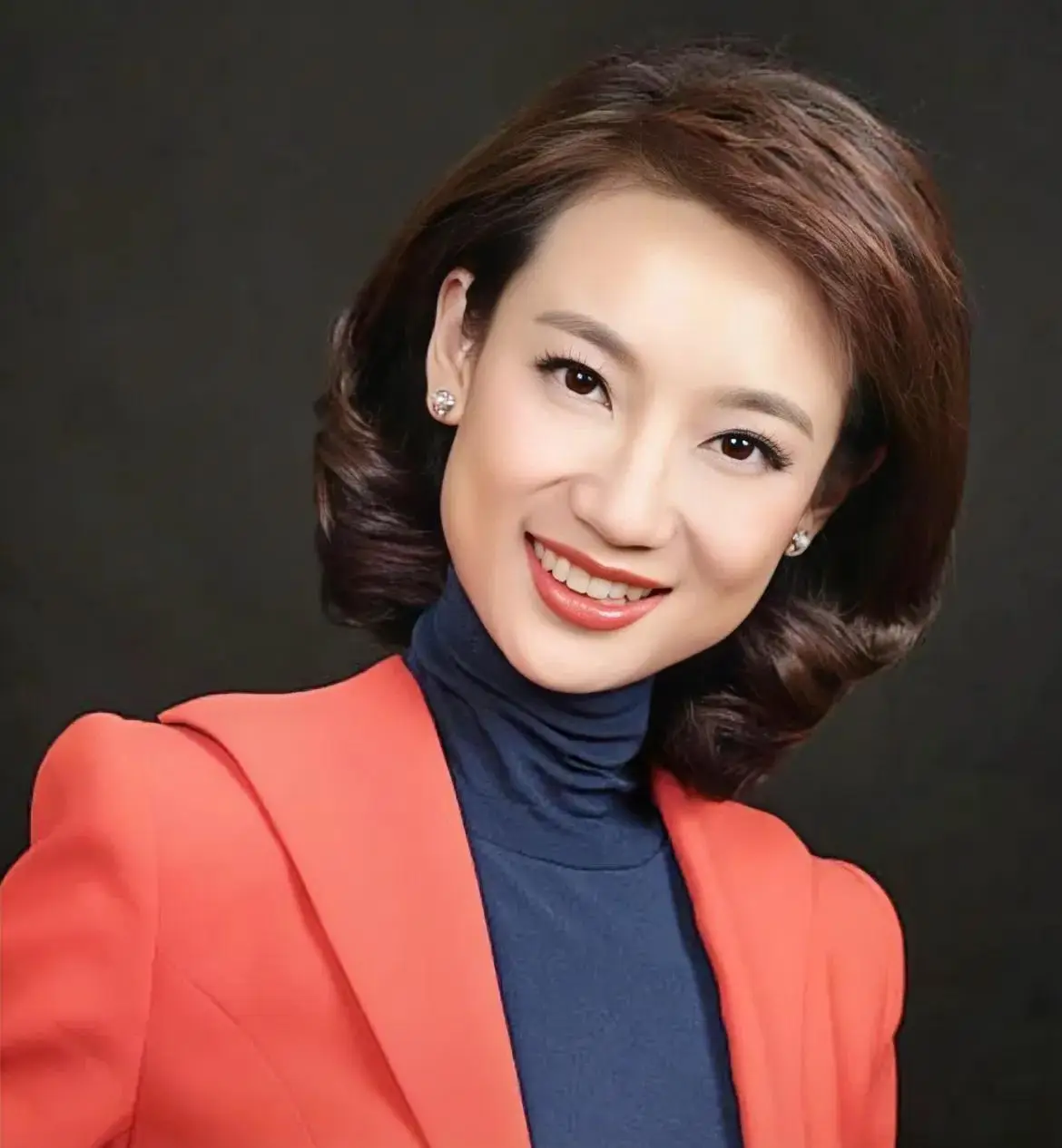 北京卫视12位曾经与现在的美女主持人，每位都是才貌双全