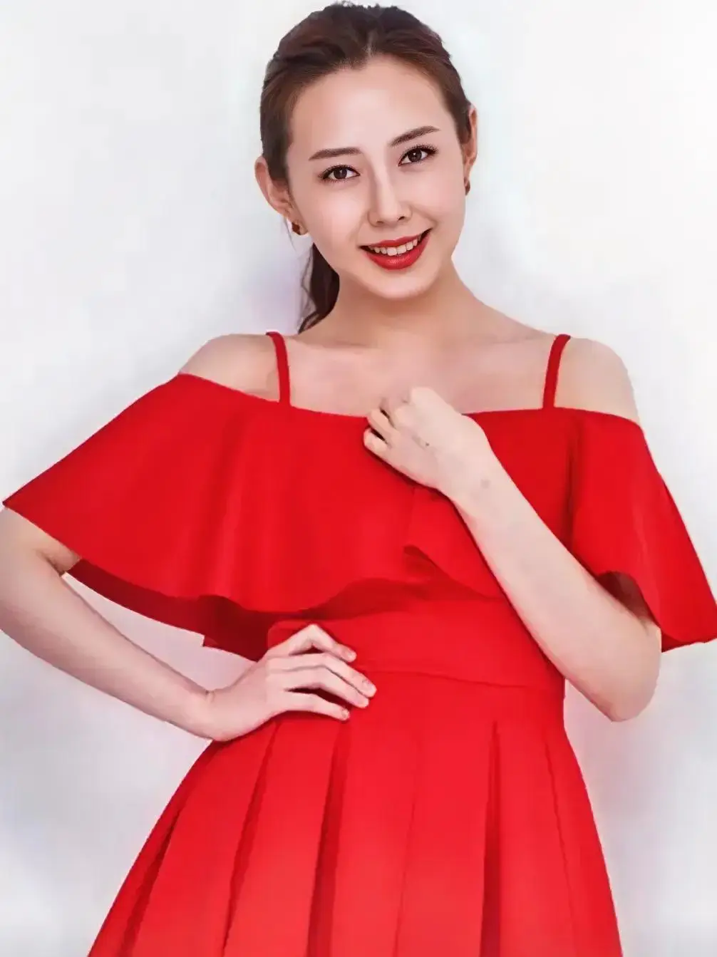 北京卫视12位曾经与现在的美女主持人，每位都是才貌双全