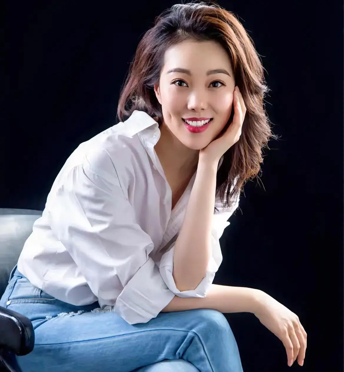 北京卫视12位曾经与现在的美女主持人，每位都是才貌双全