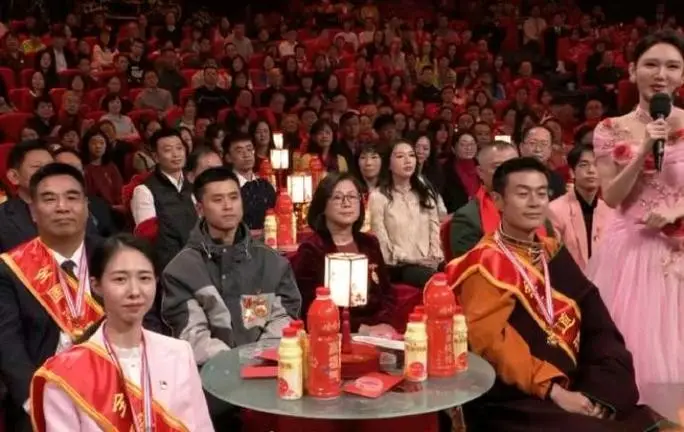 岳云鹏春晚通知作品大改，坦然接受！评论区却炸锅了