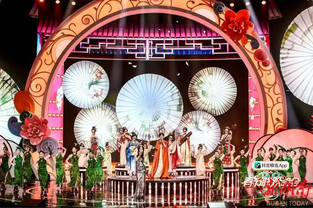 “白蛇”赵雅芝、理发师晓华来了！湖南小年夜春晚亮点多