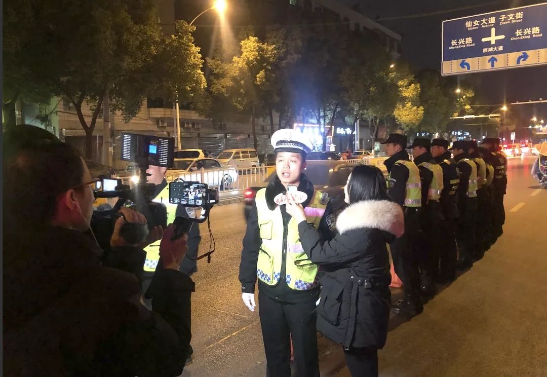 汉川公安的一场直播，155865网友在线围观！