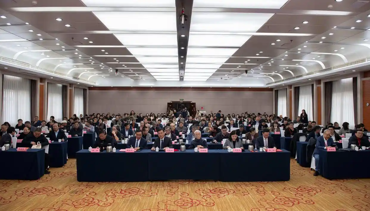 郑州商城与夏商文明暨郑州商城发现70周年学术研讨会召开