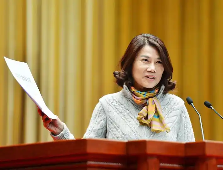每经专访全国人大代表、格力电器董事长董明珠：为何连续多年建议提高个税起征点？
