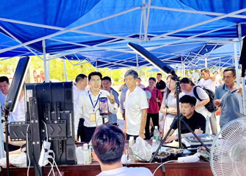 四川省万源市河口镇：“村村直播”点燃乡村振兴新引擎