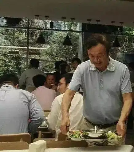 穷人过劳肥？富人健康瘦？为什么有钱人越来越瘦？