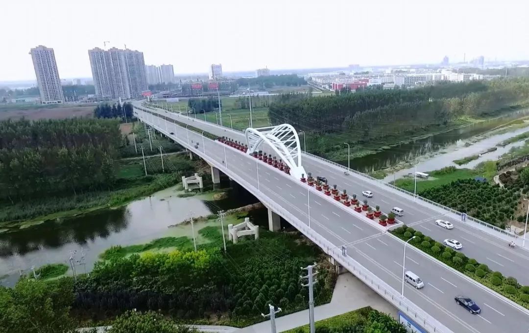 进车间、走林间、“抓活鱼”，汉兴网记者蹲基层
