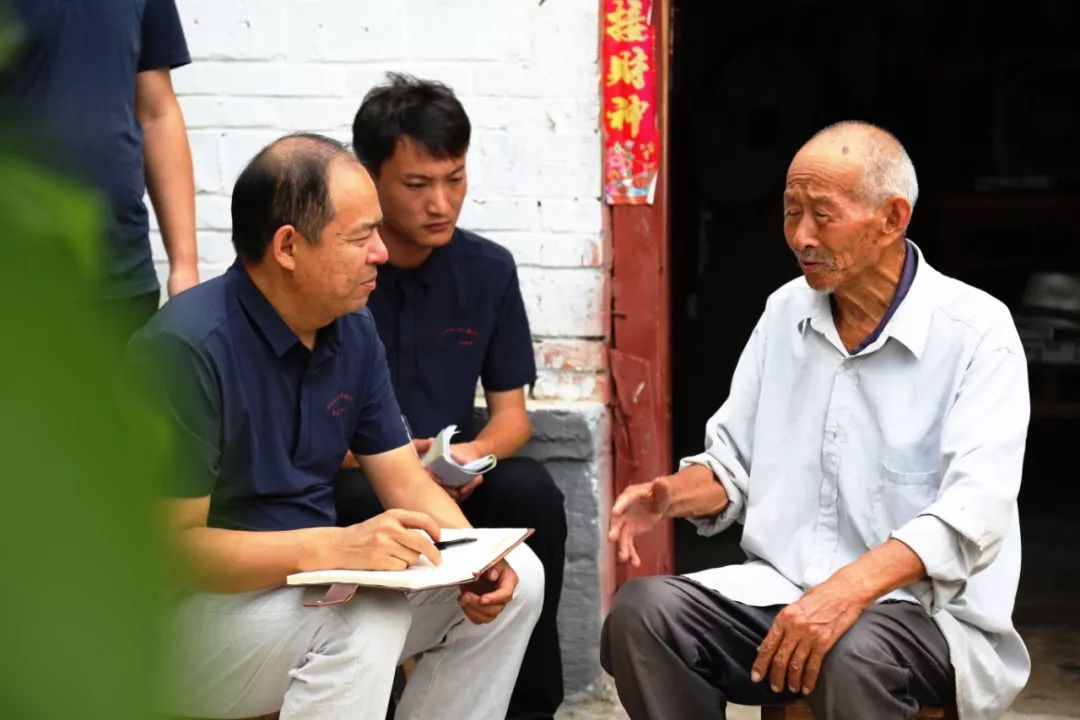 进车间、走林间、“抓活鱼”，汉兴网记者蹲基层