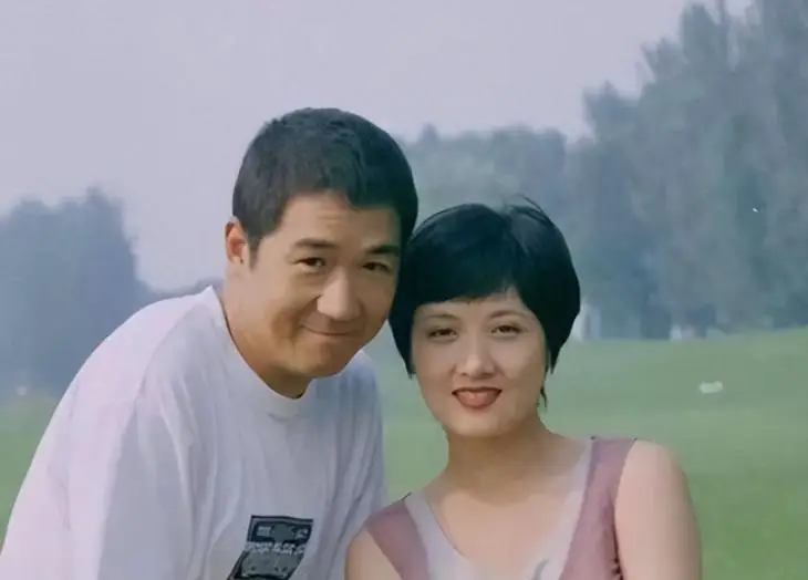 继子不争气，养女越来越像丈夫，离婚成68岁邓婕一生痛!