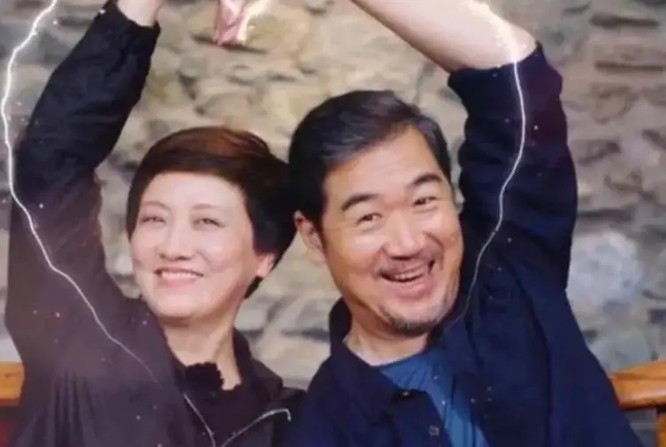 继子不争气，养女越来越像丈夫，离婚成68岁邓婕一生痛!