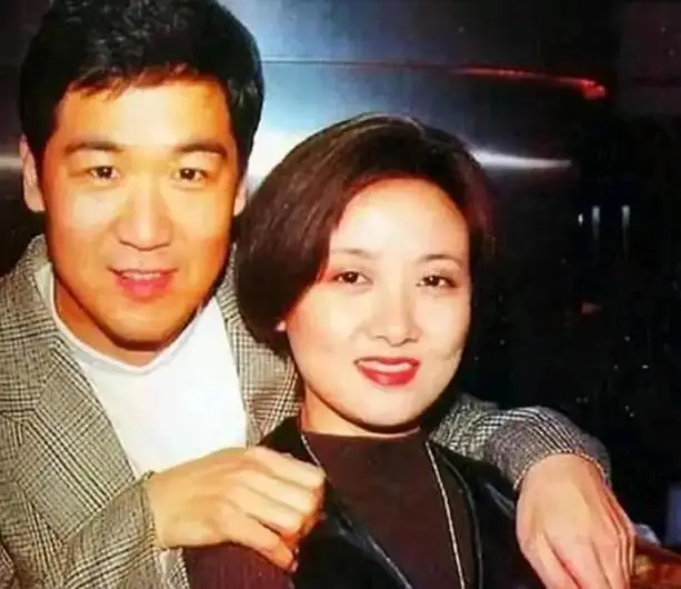 继子不争气，养女越来越像丈夫，离婚成68岁邓婕一生痛!