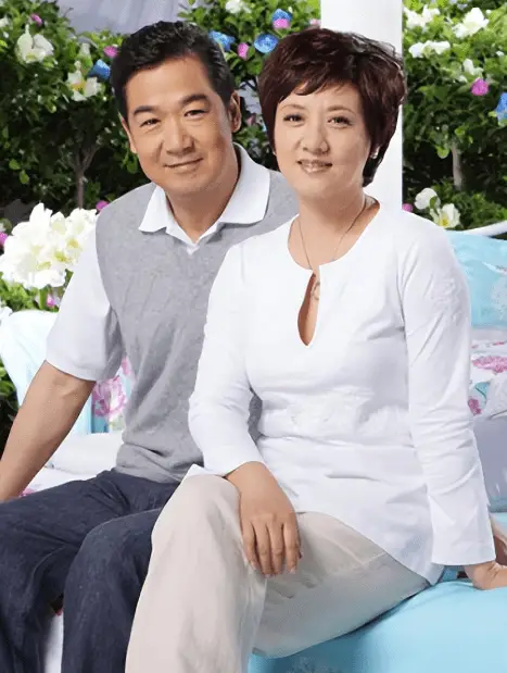 张国立与罗秀春离婚30余年：他再婚有烦恼，而她至今单身牵挂儿子