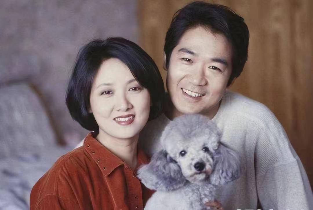 张国立与罗秀春离婚30余年：他再婚有烦恼，而她至今单身牵挂儿子