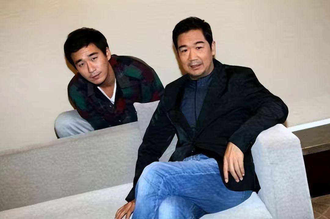 张国立与罗秀春离婚30余年：他再婚有烦恼，而她至今单身牵挂儿子