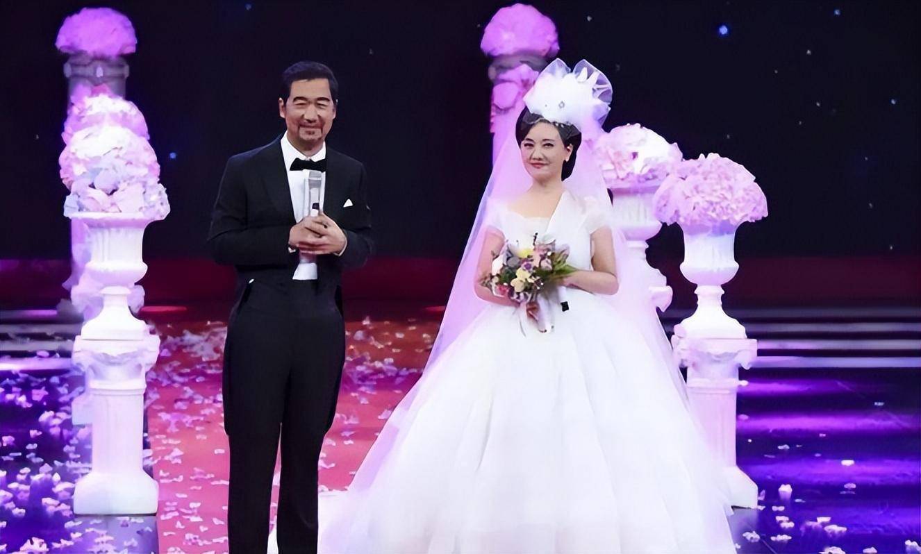 张国立与罗秀春离婚30余年：他再婚有烦恼，而她至今单身牵挂儿子