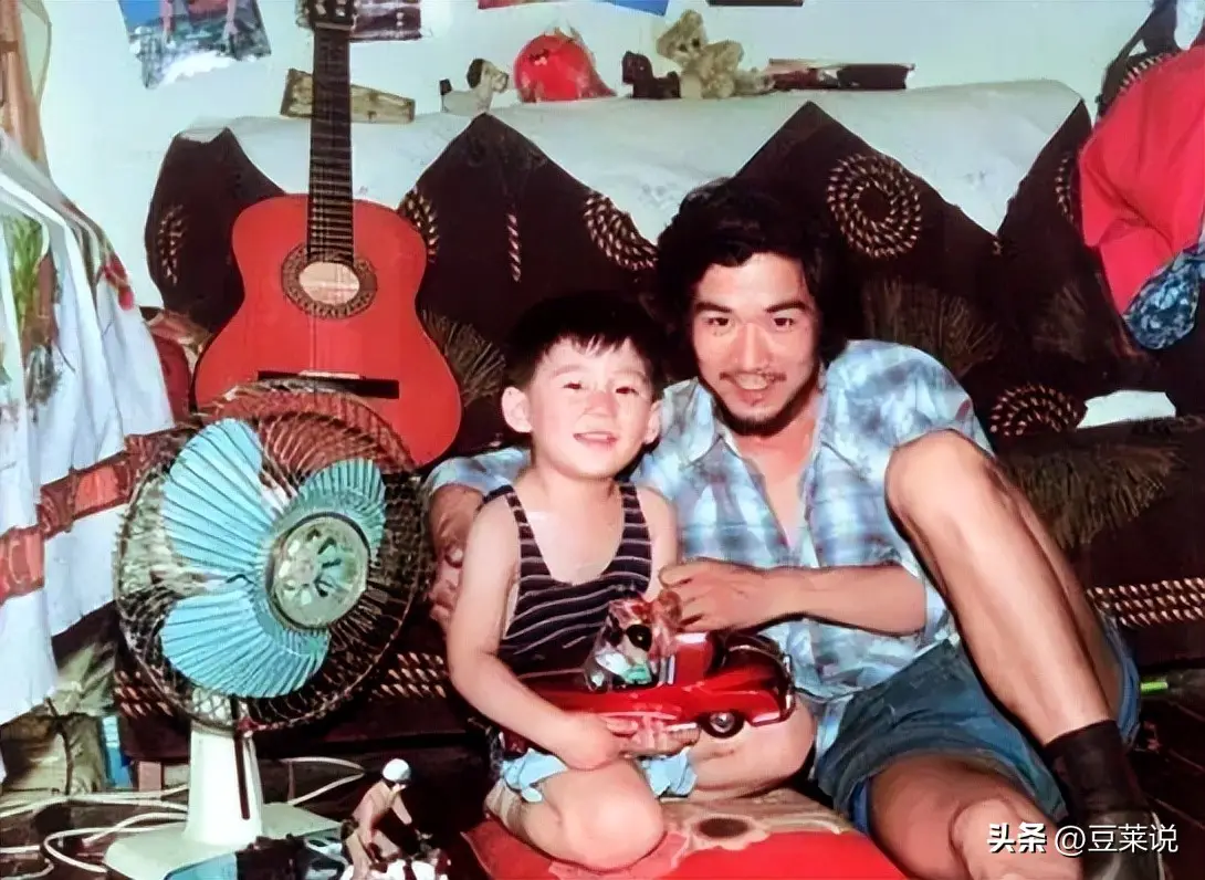 张国立与罗秀春离婚34年，他再婚有烦恼，她至今单身牵挂儿子