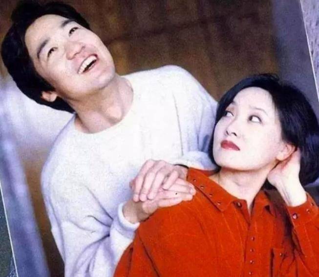 33年前，被张国立分手的前妻罗秀春，如今过得怎样了？