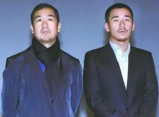 张国立前妻，为了张默未再婚，孤身37年深情背后