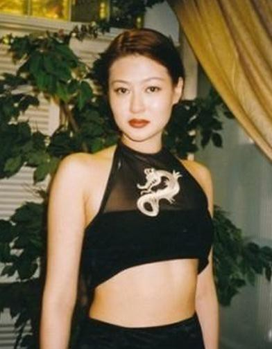 扒扒小小年纪就拍裸露戏的10大女星，最小的只有14岁