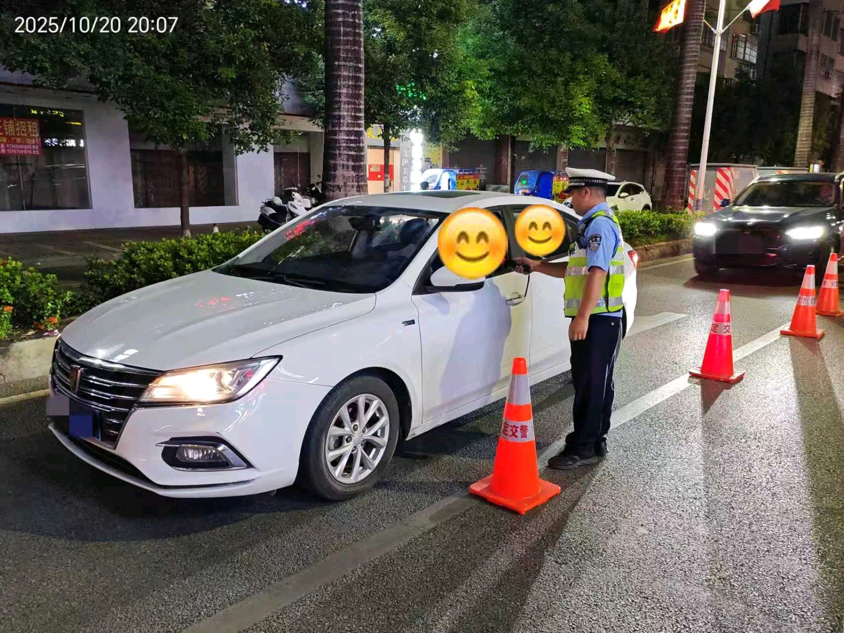 罗定公安联动巡防织密社会面安全防控网