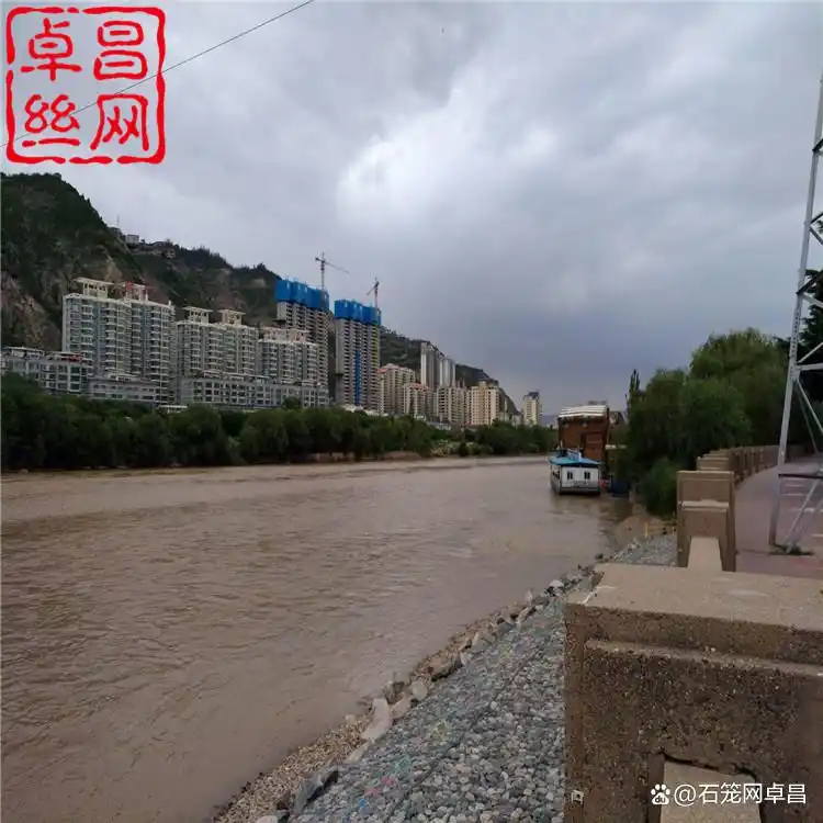 雷诺护垫护坡设计及施工应用