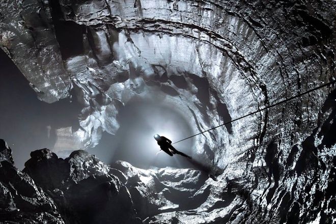 挖穿地球是天方夜谭？苏联人挖到一万多米，竟发现“地狱之门”