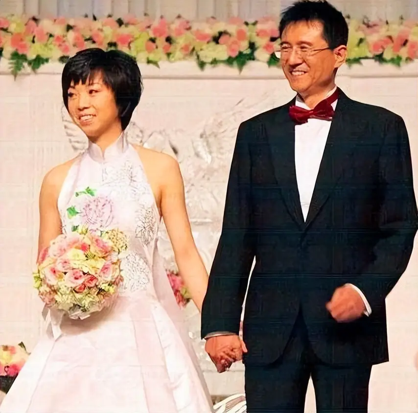 富商徐威宠了袁立12年，为何后来转身迎娶世界冠军张怡宁？