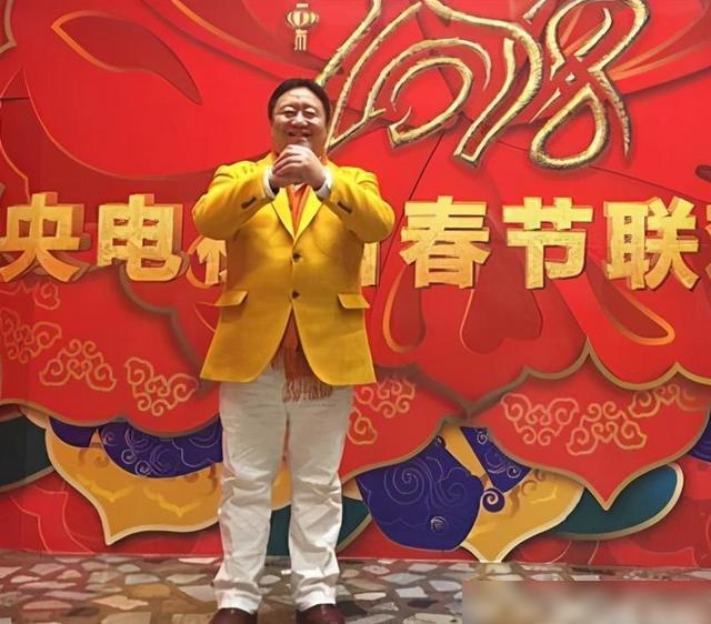 春晚“钉子户”,坐看春晚观众席19年,网友:年年都有他