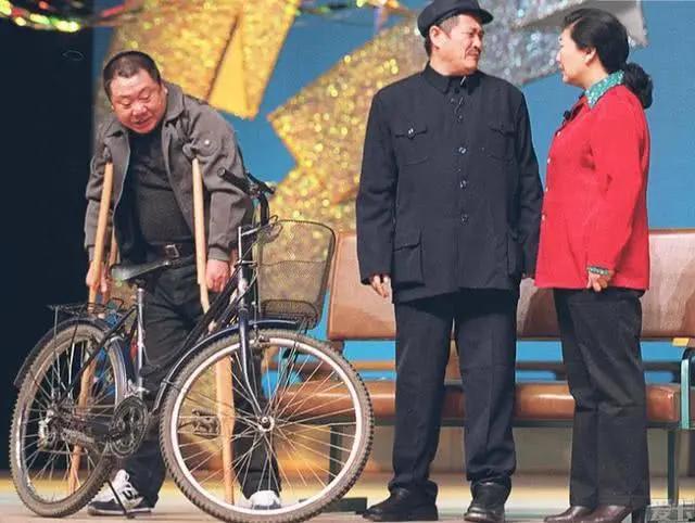师徒反目!娇娇官宣退出本山传媒,赵本山为何屡次因财失和?