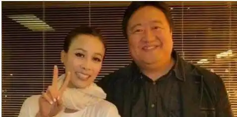 连续19年现场观看春晚,春晚最牛钉子户“笑脸哥”,曾是名歌手?