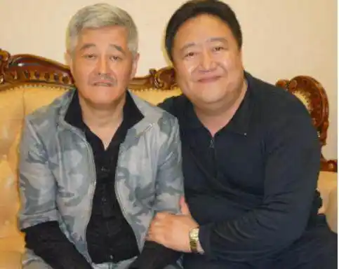 连续19年现场观看春晚,春晚最牛钉子户“笑脸哥”,曾是名歌手?