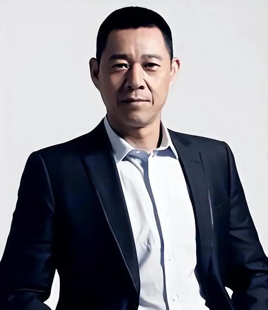 中国气场最强的10位男演员，周润发排第二，榜首让影帝们都成小弟