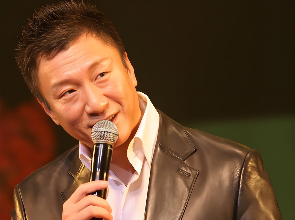 他如何从娱乐圈公认的“大哥”,到如今不讨人喜欢的“综艺咖”?