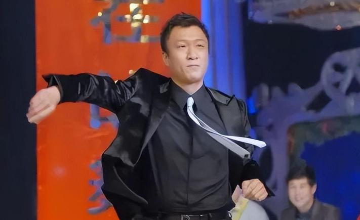 他如何从娱乐圈公认的“大哥”,到如今不讨人喜欢的“综艺咖”?