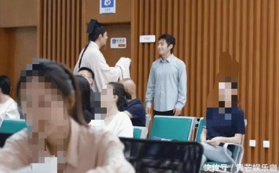 人前光鲜人后辛酸,从央视主持到带货网红,涂经纬已走上另一条路