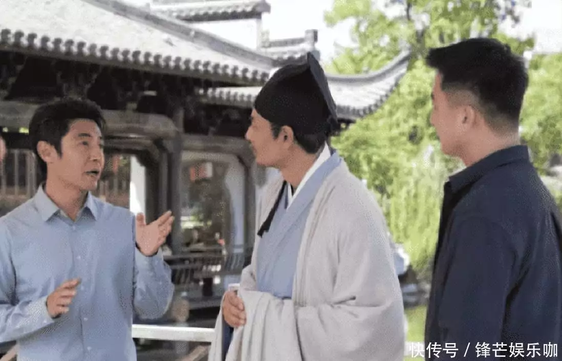 人前光鲜人后辛酸,从央视主持到带货网红,涂经纬已走上另一条路