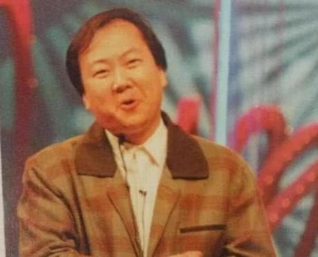 连登21次春晚,“一句话被索赔1亿”,55岁的郭冬临现在怎样了?