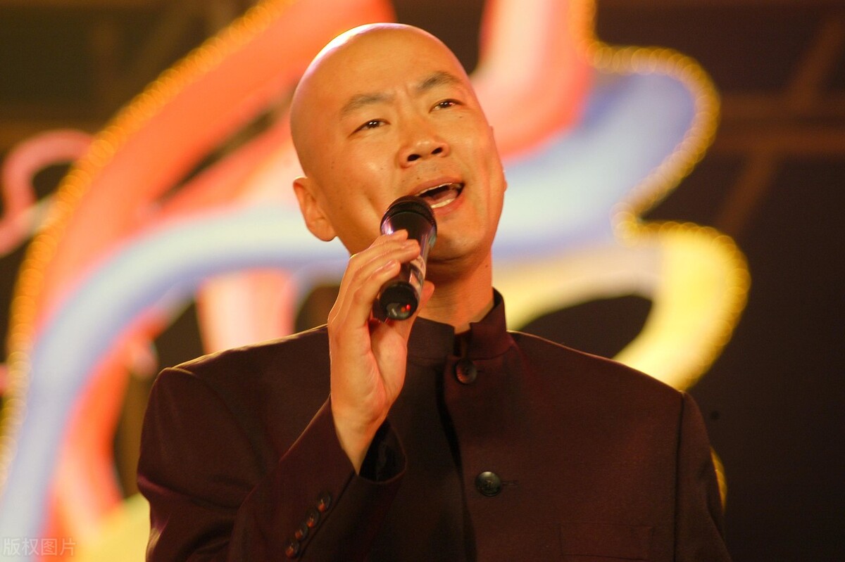连登21次春晚,“一句话被索赔1亿”,55岁的郭冬临现在怎样了?