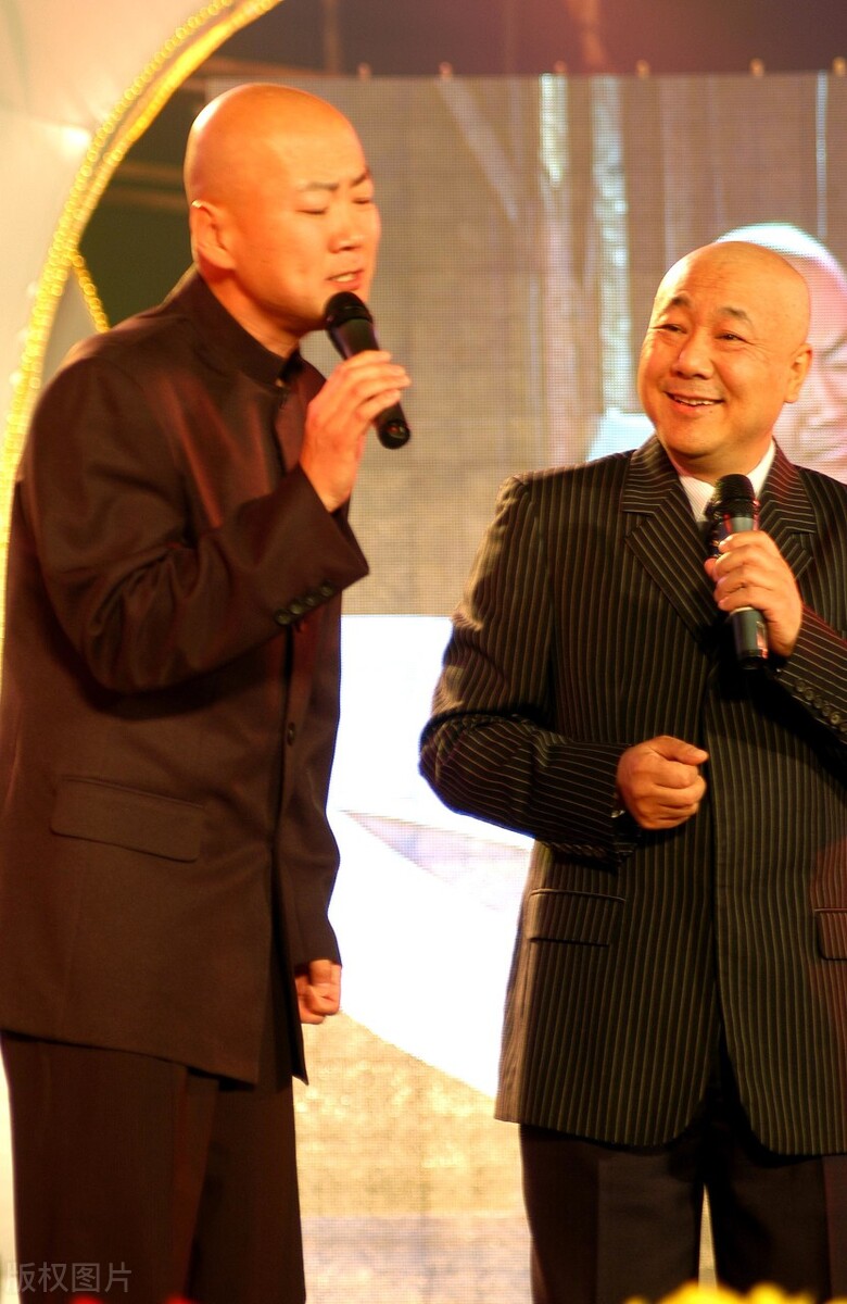 连登21次春晚,“一句话被索赔1亿”,55岁的郭冬临现在怎样了?