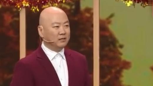 连登21次春晚,“一句话被索赔1亿”,55岁的郭冬临现在怎样了?