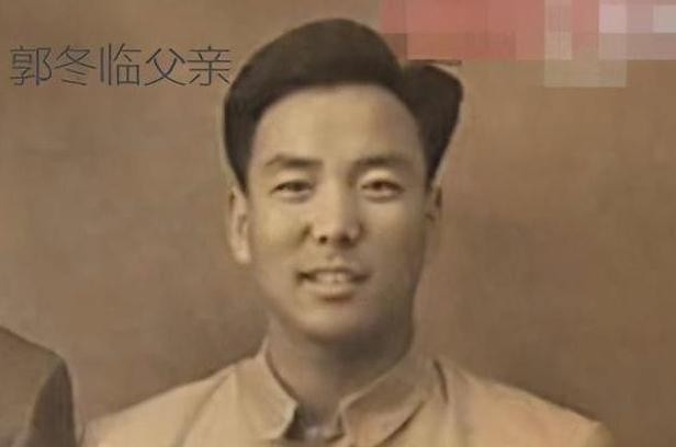 连登21次春晚,“一句话被索赔1亿”,55岁的郭冬临现在怎样了?