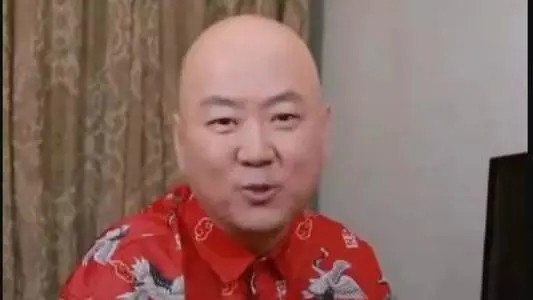连登21次春晚,“一句话被索赔1亿”,55岁的郭冬临现在怎样了?