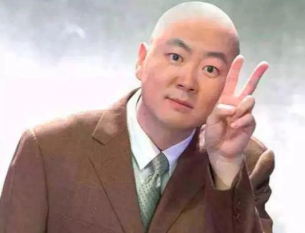 连登21次春晚,“一句话被索赔1亿”,55岁的郭冬临现在怎样了?