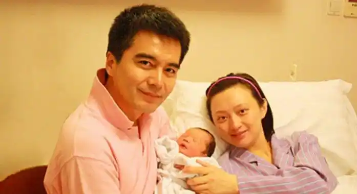 60岁依旧风采:他成名后的婚姻风波,离婚背后的心酸故事!