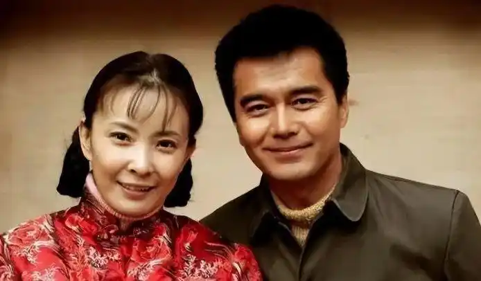 60岁依旧风采:他成名后的婚姻风波,离婚背后的心酸故事!