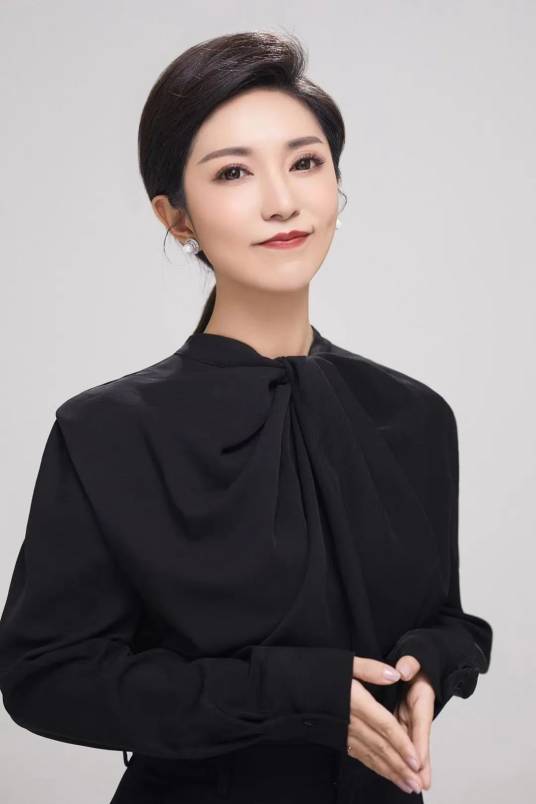 内蒙古电视台7位知名美女主持人一览,风华正茂,巾帼不让须眉